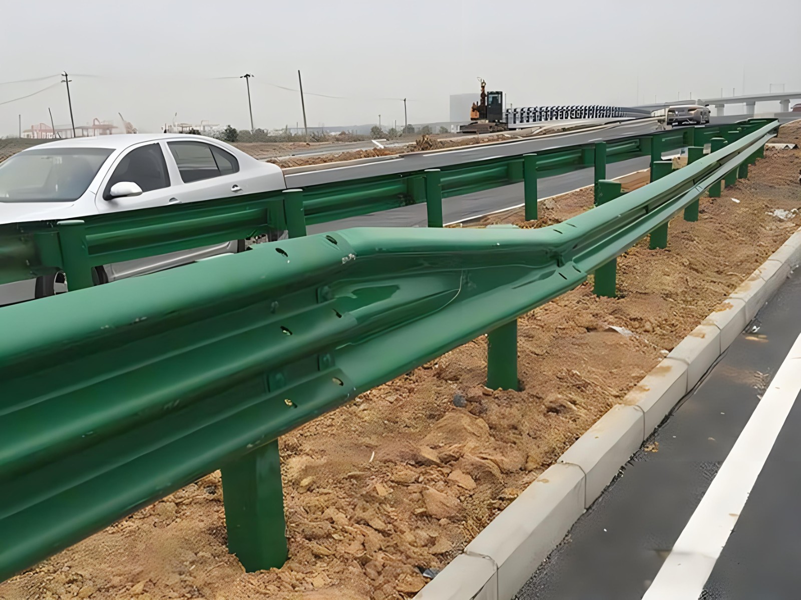 山南高速波形护栏板日常维护方案确保道路安全新举措