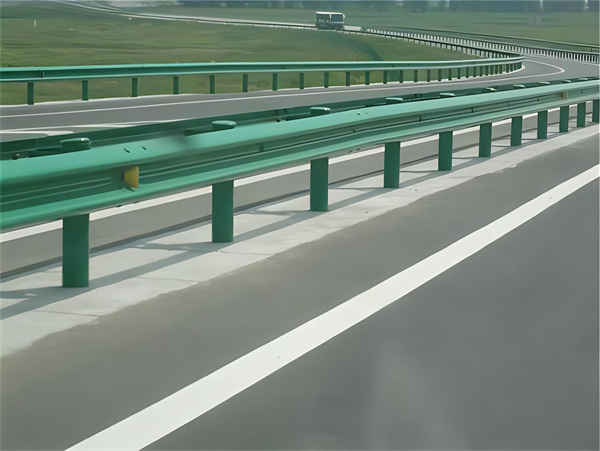 山南波形梁护栏在高速公路的应用
