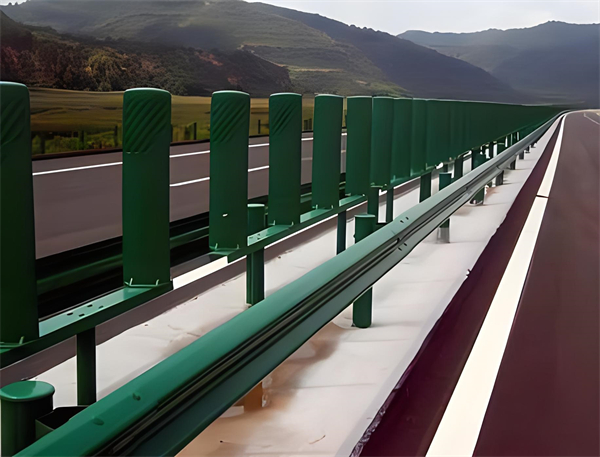 山南三波护栏板在高速公路的应用